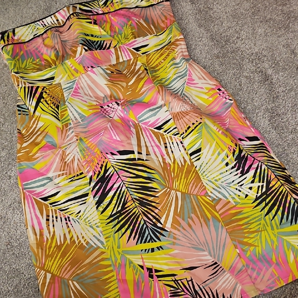A9🖤🔹️Tropical Leaf Print Strapless Dress